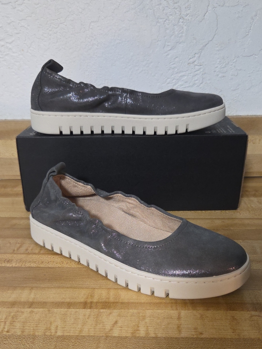 NWT "Vionic" Uptown Ballet Flats Woman's Size 8.5M or 9.5M